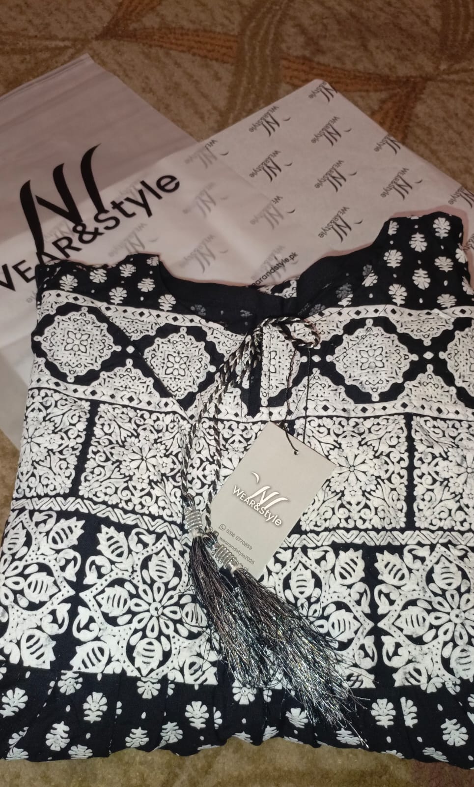 Black end White paste printed long-sleeve Frok