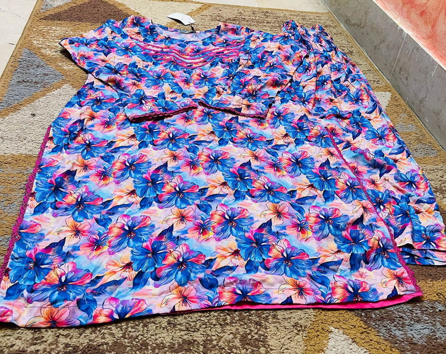 2-piece floral printed suit