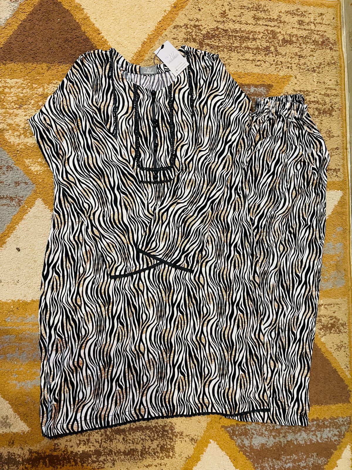 2-Piece Zebra Print Lounge Set