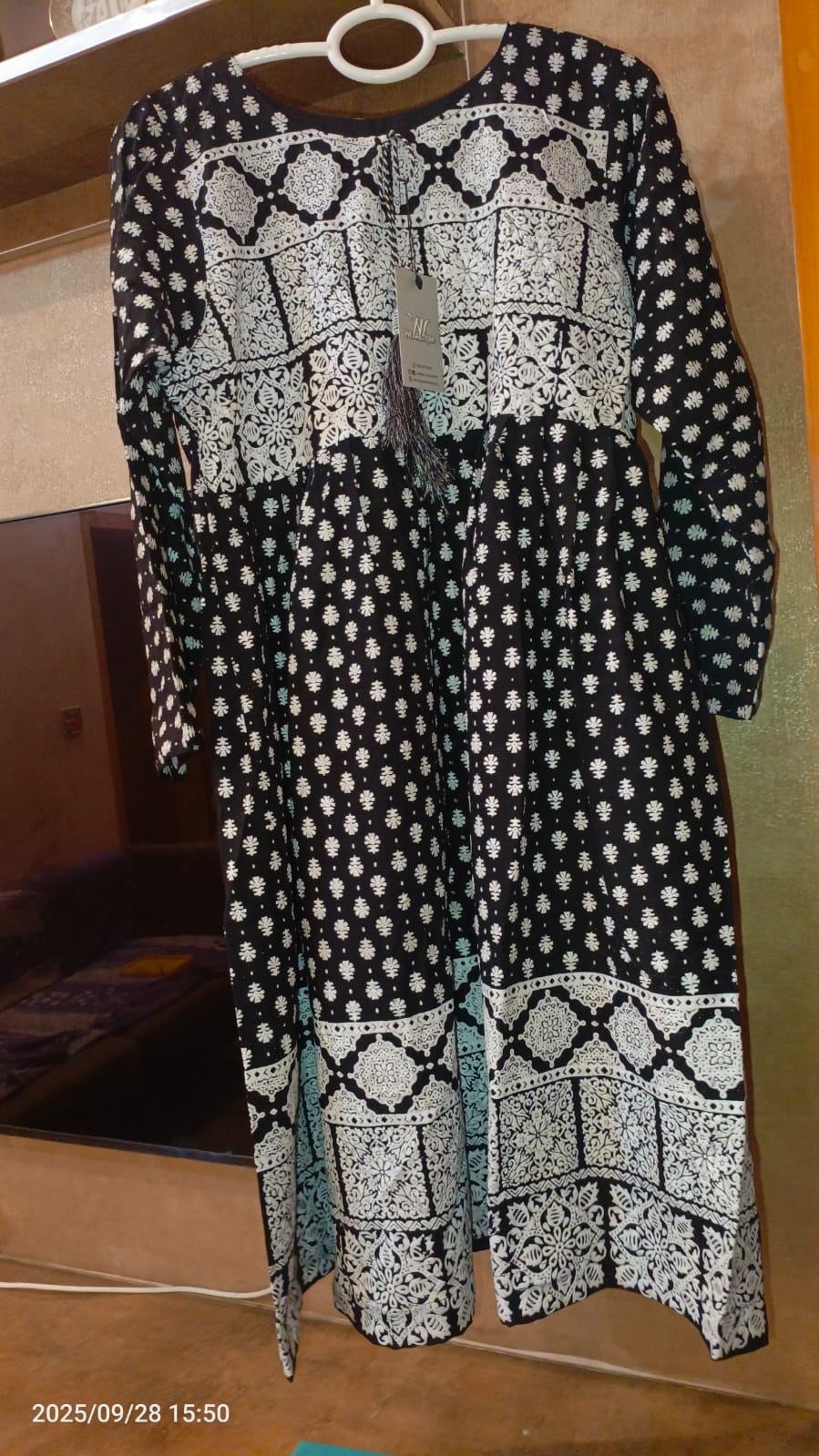 Black end White paste printed long-sleeve Frok