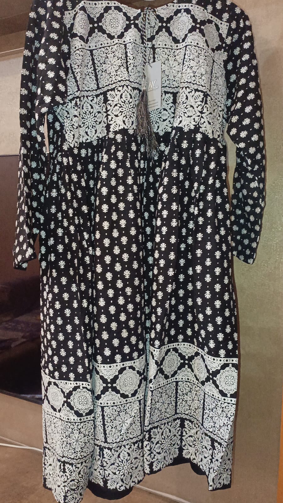 Black end White paste printed long-sleeve Frok